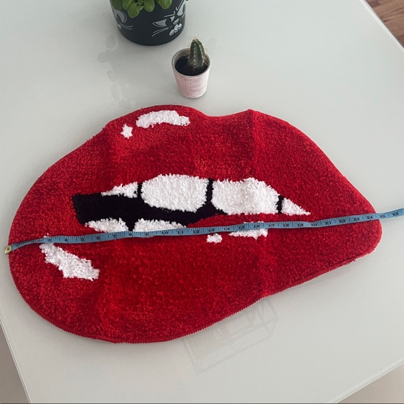 Red Lips Shaped Rug - Picture 2 of 4